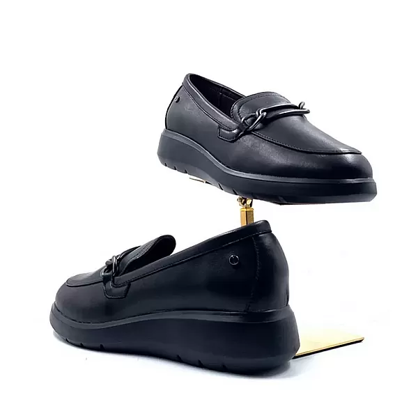 images/uploads/1732/thumb_belloccio.gr-black-IL52536A-062-Moka chain-gynaikeia-loafers.webp